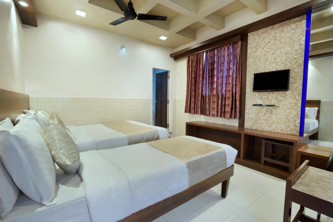 Mannars Deluxe Lodge Mysore Exterior foto